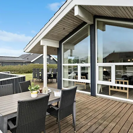 Holiday home Nice In With Kitchen Tarm