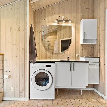 Holiday home Nice In With Kitchen Tarm